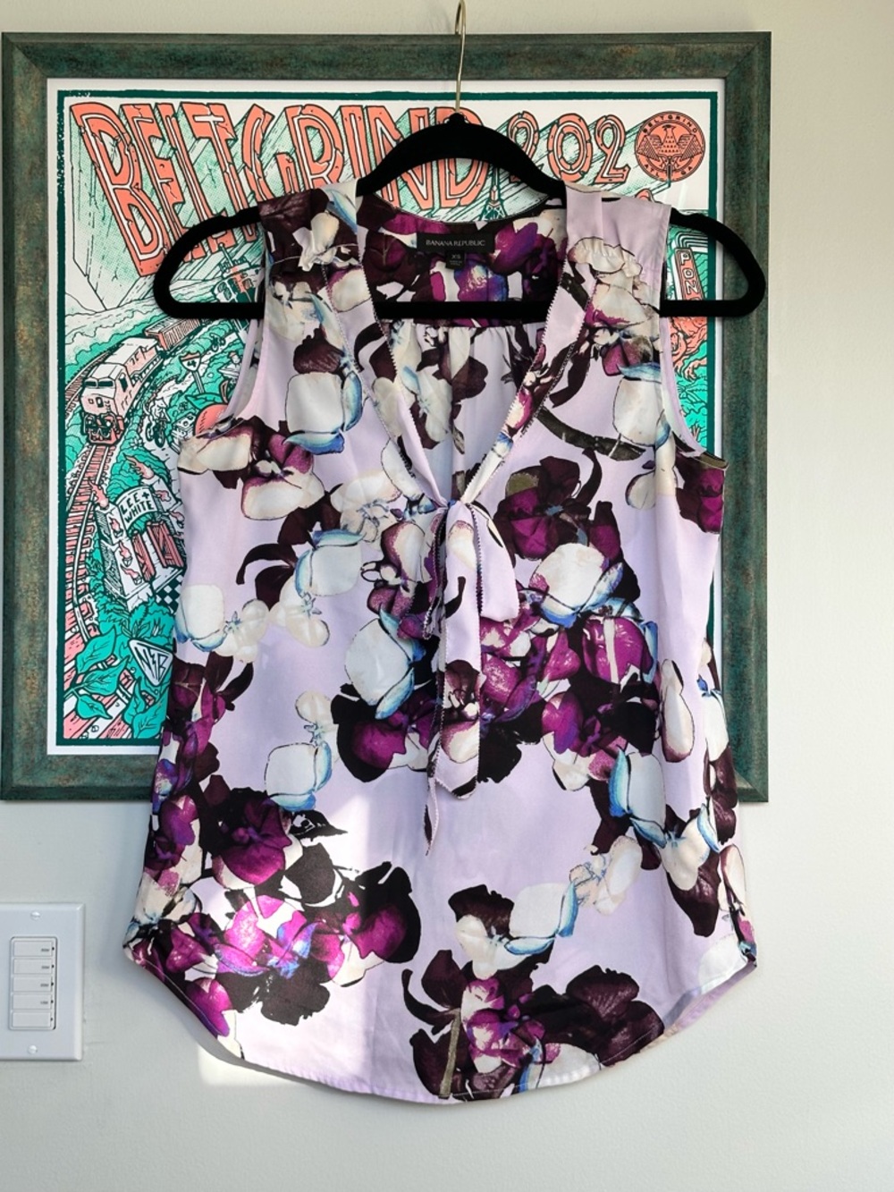Banana Republic Women’s Purple Floral Sleeveless V-neck Tie Crepe Blouse Size XS
